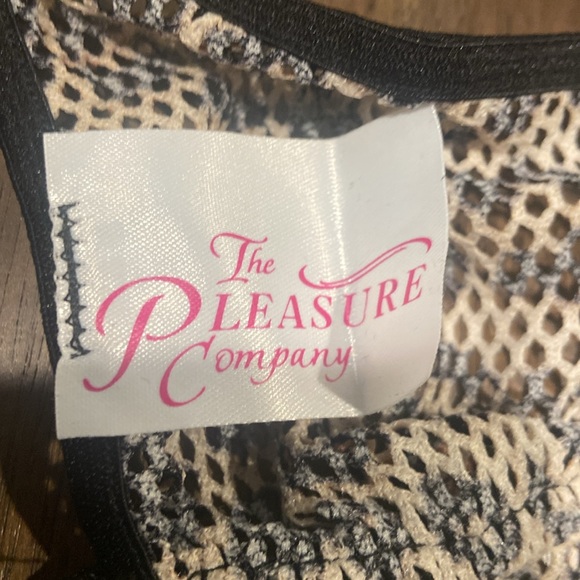 The Pleasure Company leopard babydoll with matching panties G-string - Picture 6 of 8